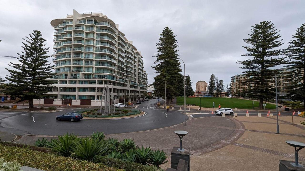 Apartment Style Beachside Glenelg